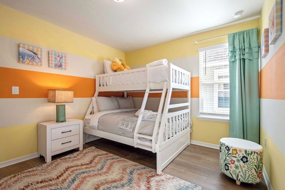 Bright & Spacious 7BR Pool Villa w/ Game Loft New Windsor Cay Resort Near Disney