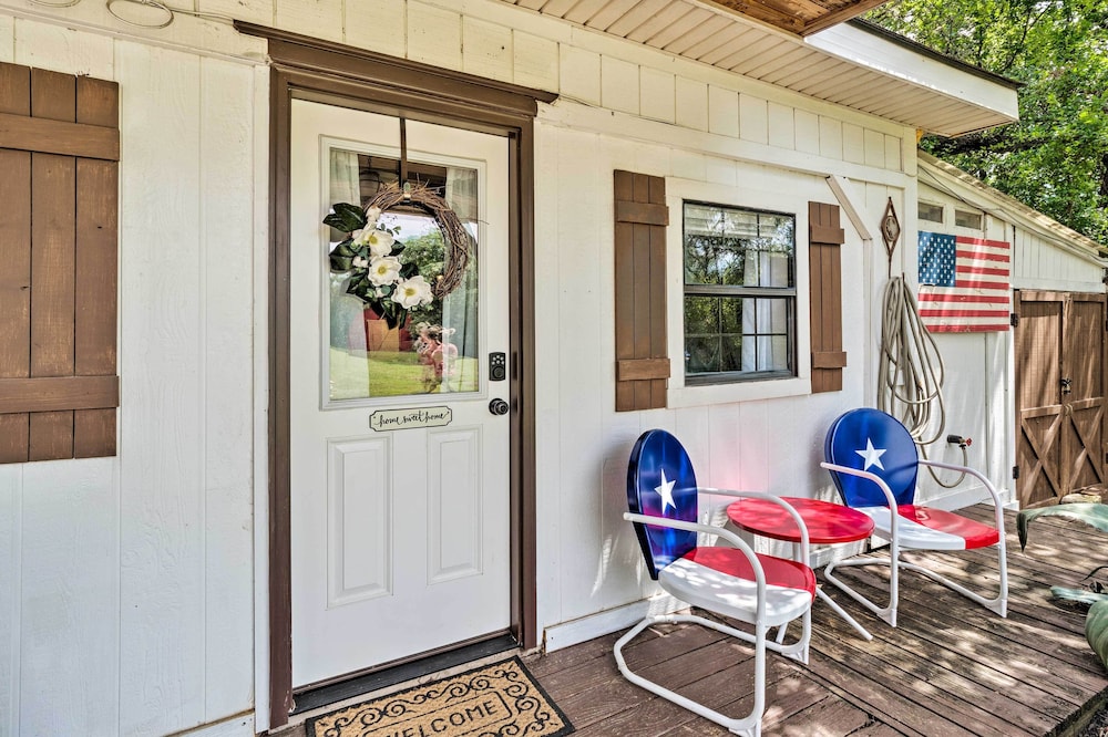 Charming Lake Travis Cottage 20mi to Dtwn Austin - Property Image 14