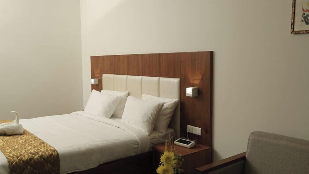dhanalakshmi srinivasan hotels pvt ltd