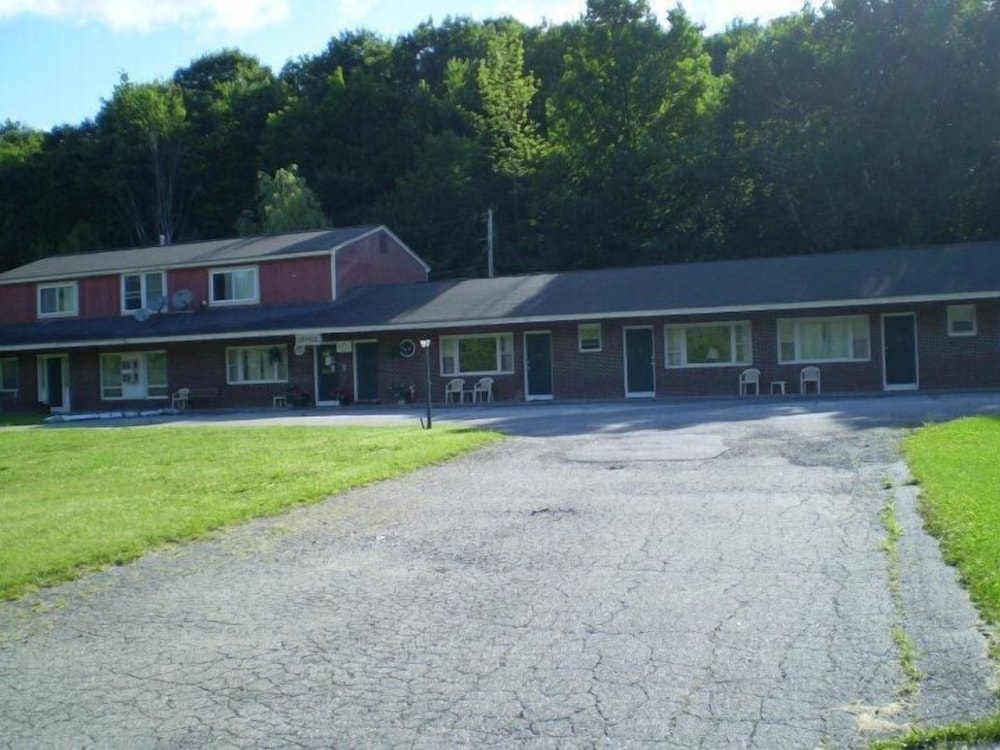 Ladd Brook Inn