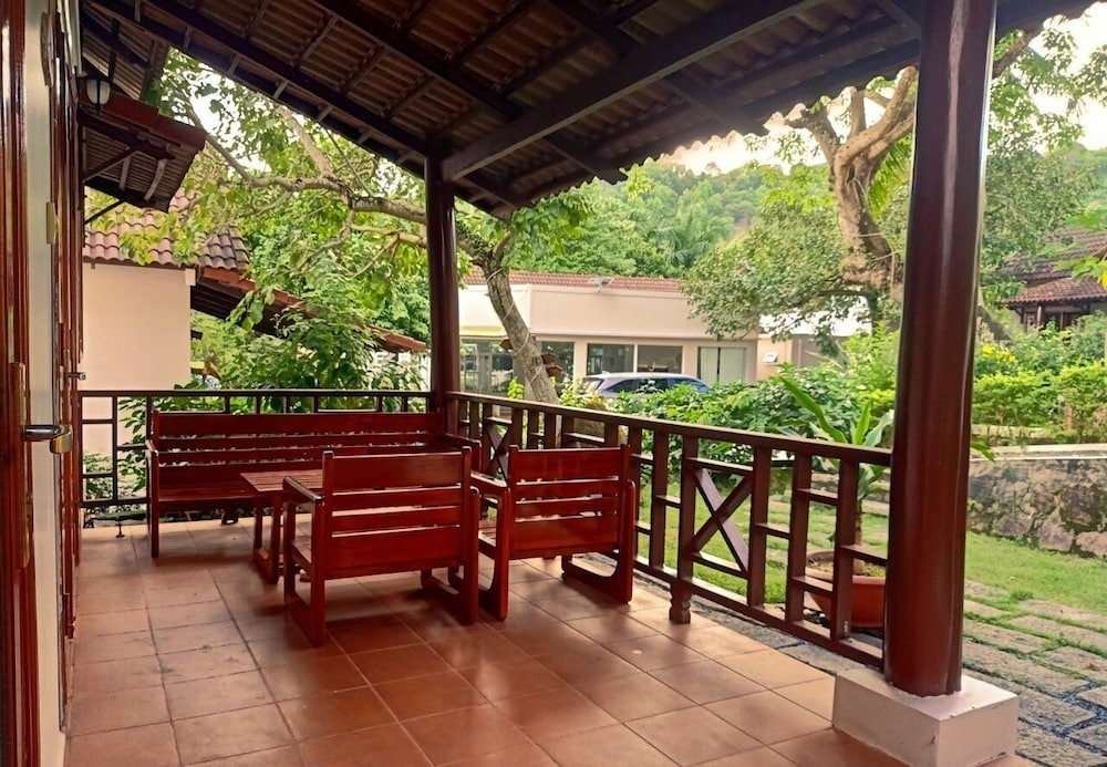 Hong Bin Bungalow Resort