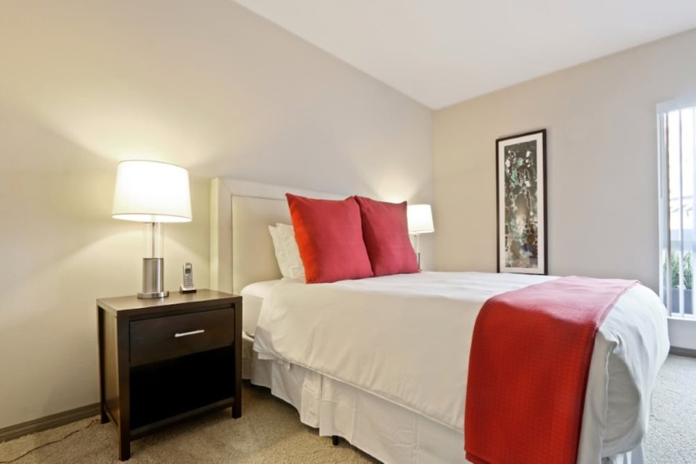 Global Luxury Suites at Marina Del Rey