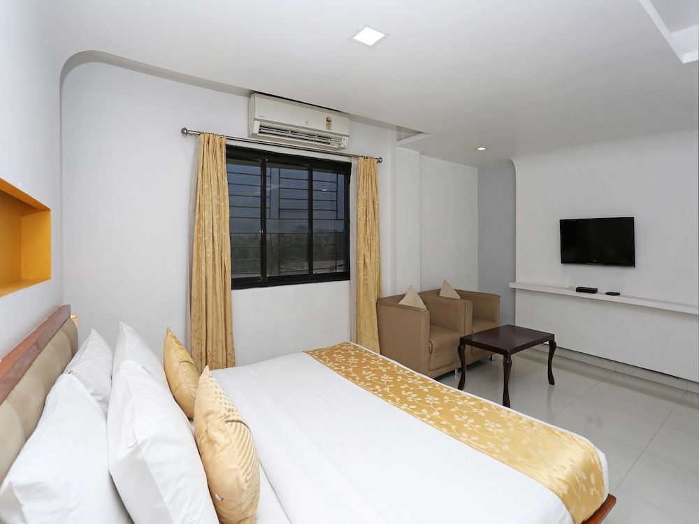 OYO 6315 Golden Leaf Resort