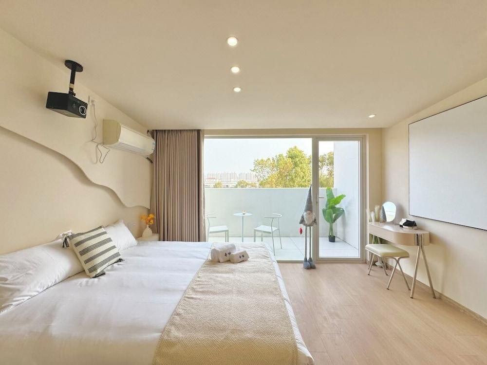 QIMeow Garden Hotel