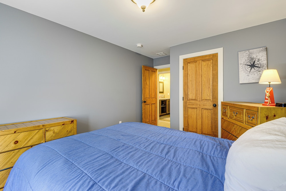 2 Mi to Golfing & Hiking: Spacious Wilmington Home
