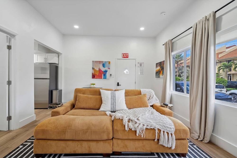 Casa Roselle 1 in Hollywood