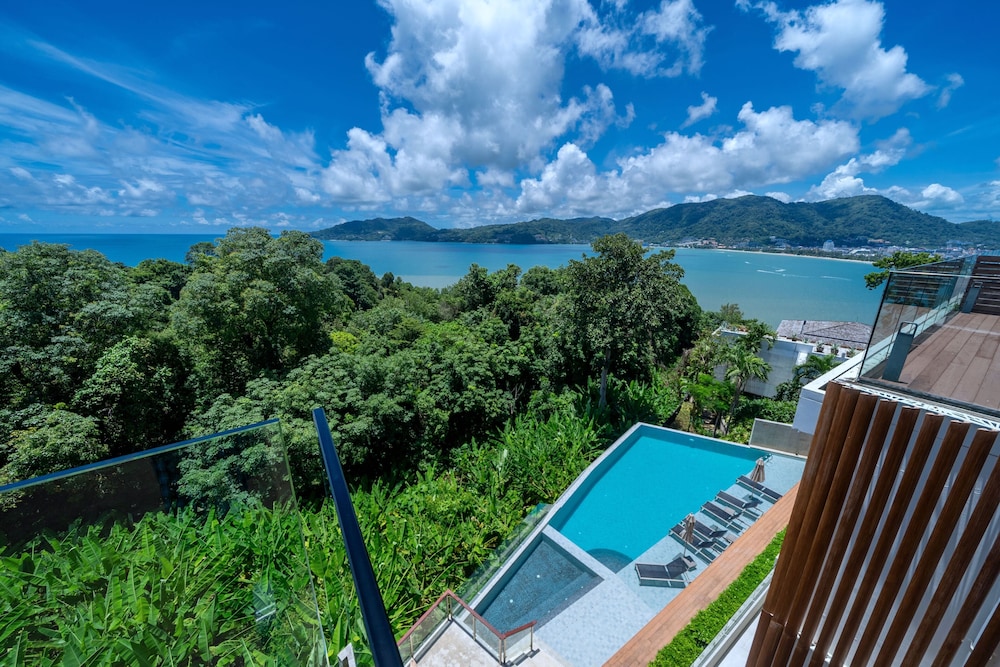 SeaView 3BR Apartment 812 in BluePoint