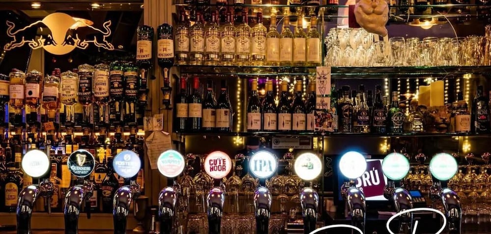 Brú Bar & Hostel
