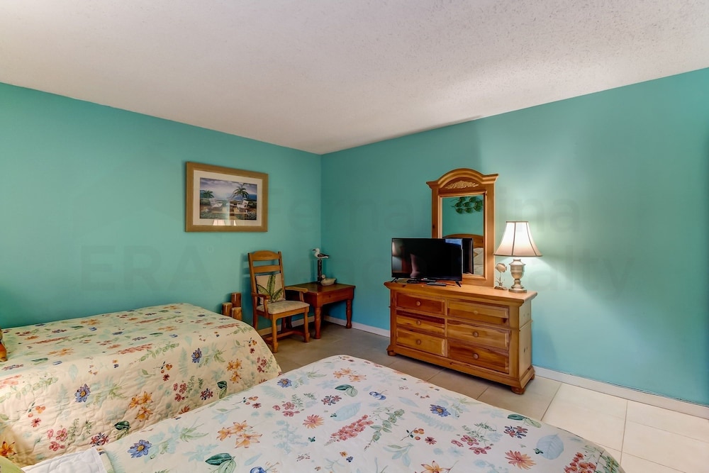 Dog Friendly Beach Wood Condo, Minutes Away from Atlantic Ocean by RedAwning view 4