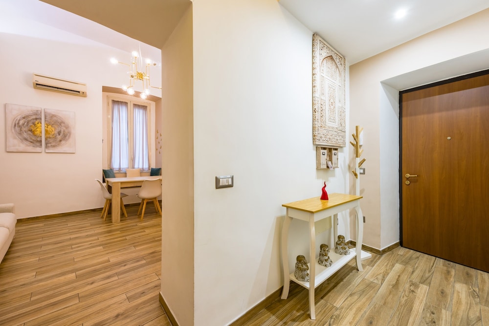 Carlo III Apartment by Wonderful Italy