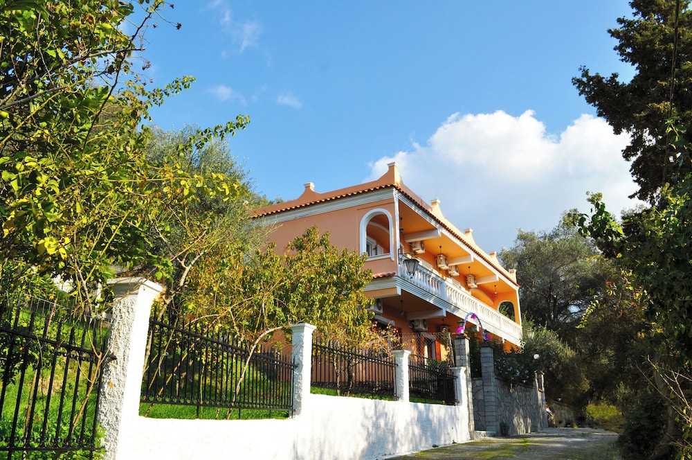 Holiday House Letta in Agios Gordios Beach in a Very Quiet Location