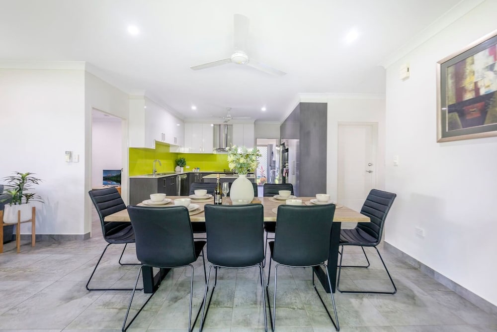 Zenhouse Harmony Modern Home Near CDU Hospital