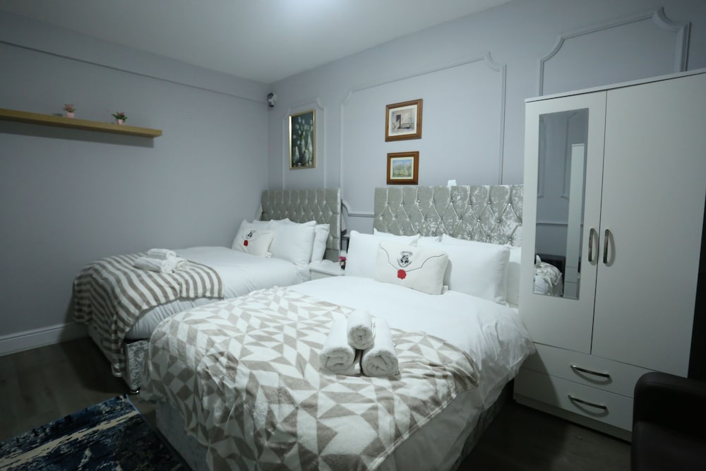 Heathrow roomzzzz B&B