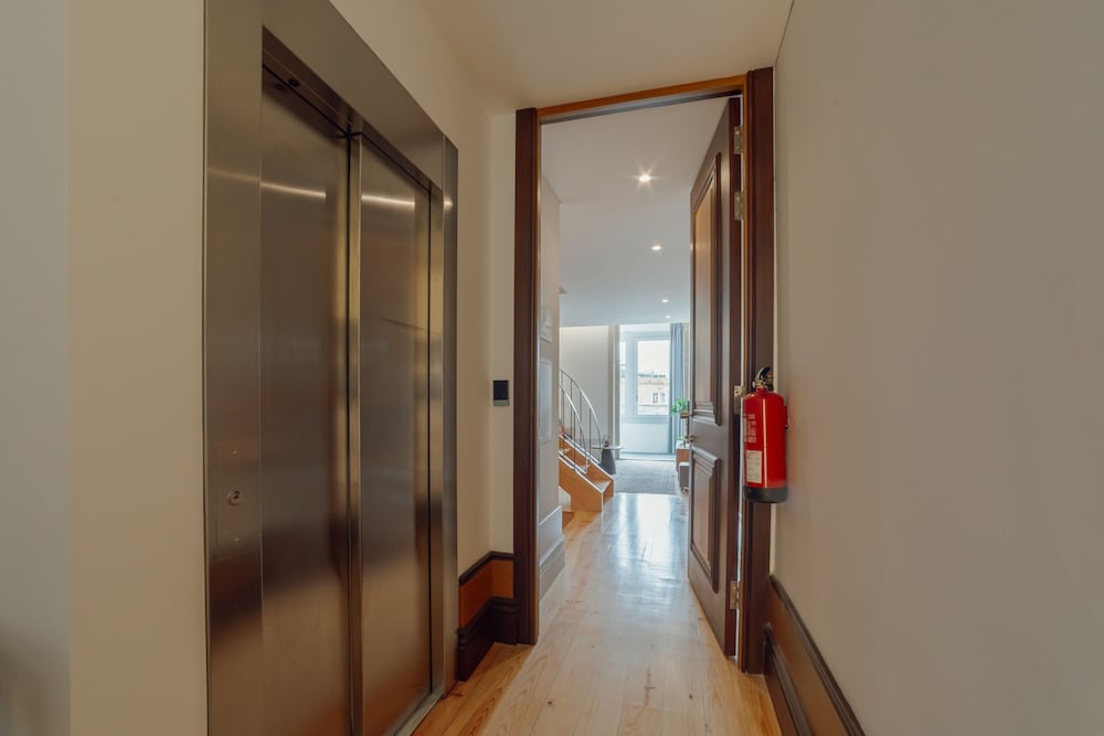 Heart OF Porto Apartment F Duplex by Vacationy
