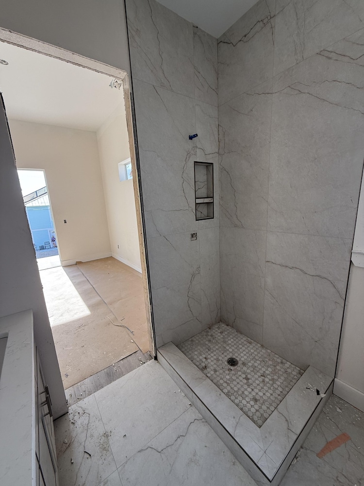 Gorgeous 6 Bedroom New Build 261 Carolina Ave: Heated Pool 6 Home