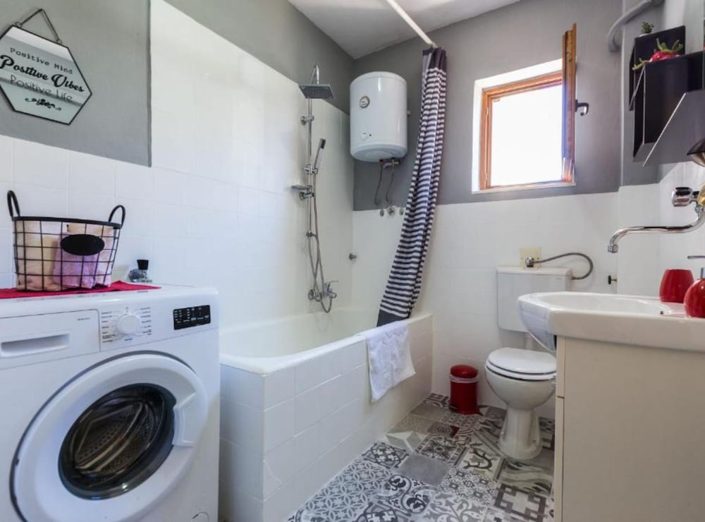 Charming Zadar Apartment Near Old Town With Convenient Access to Beaches