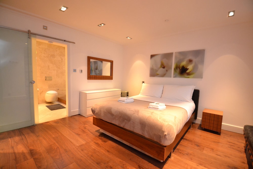 Luxury Hyde Park