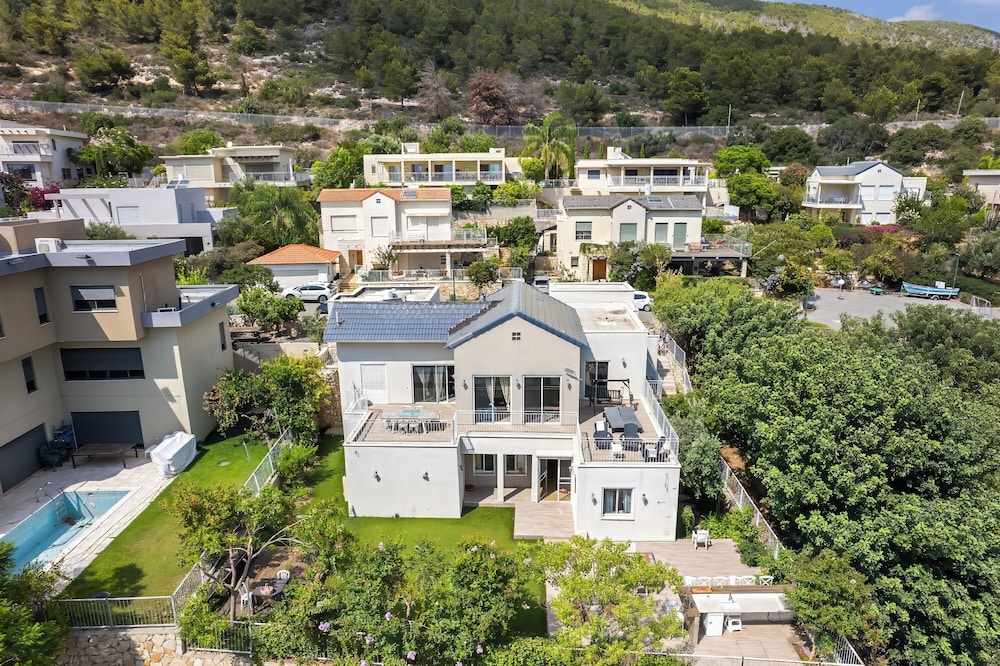 Rosh HaNikra Garden Villa by Sea N' Rent