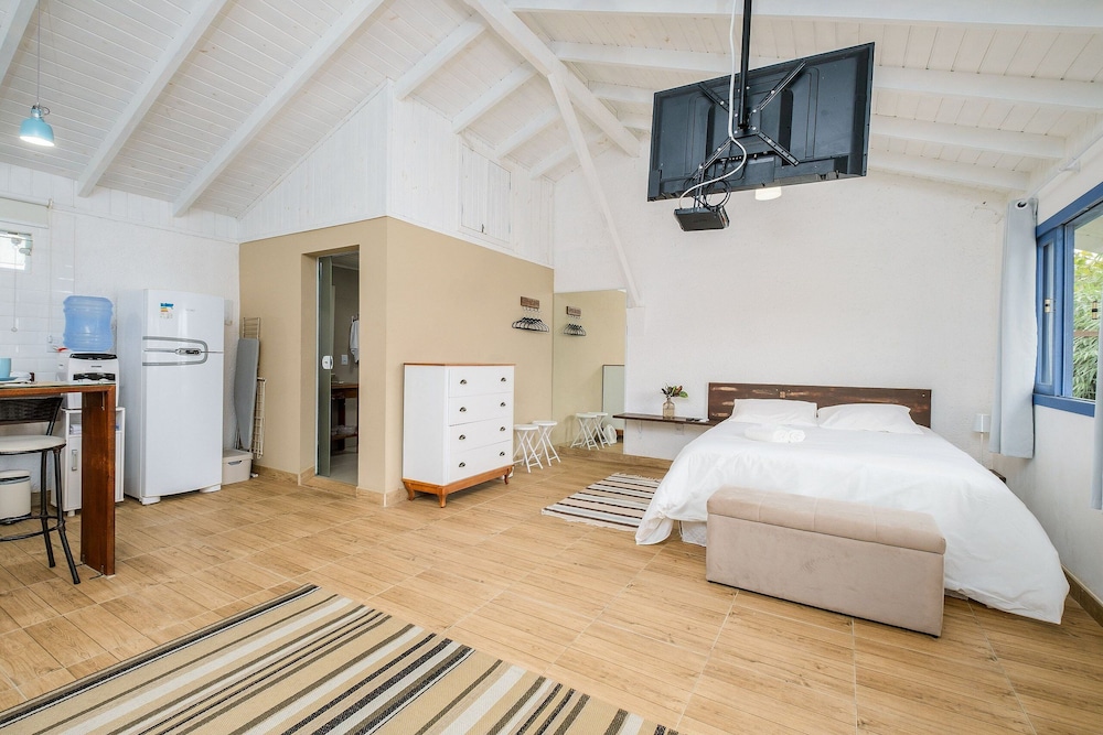 Charming Studio Edge of Lagoa da Conceicao Jhg1733