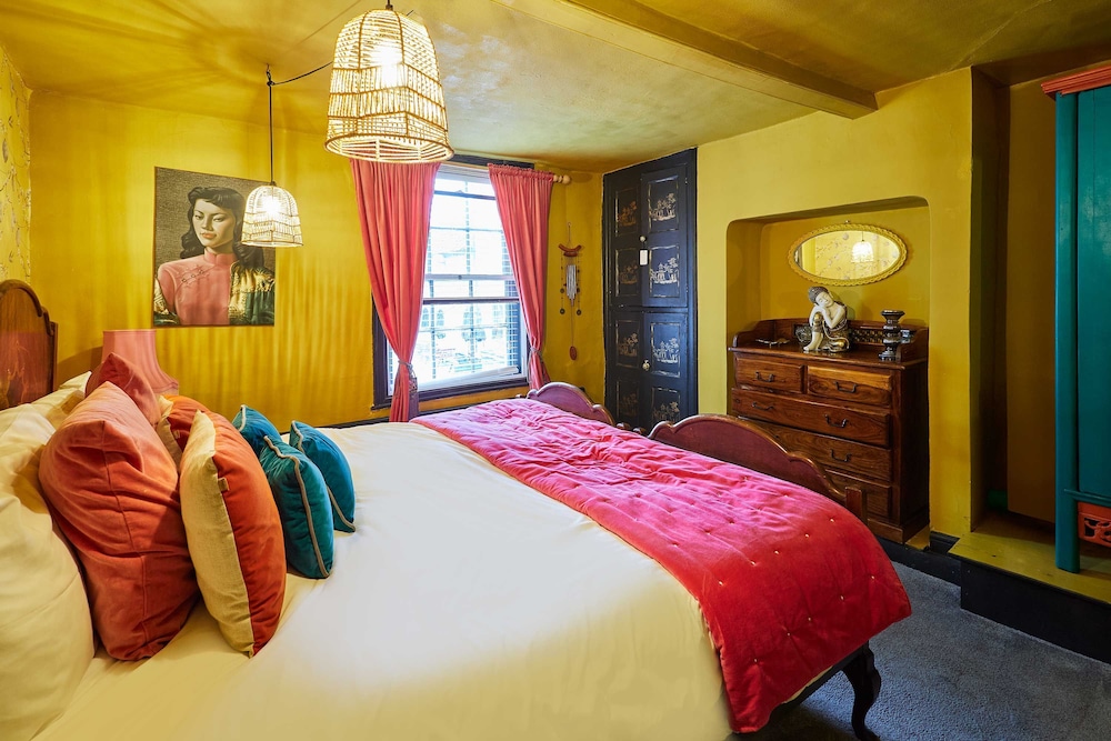 Host Stay The Little Townhouse