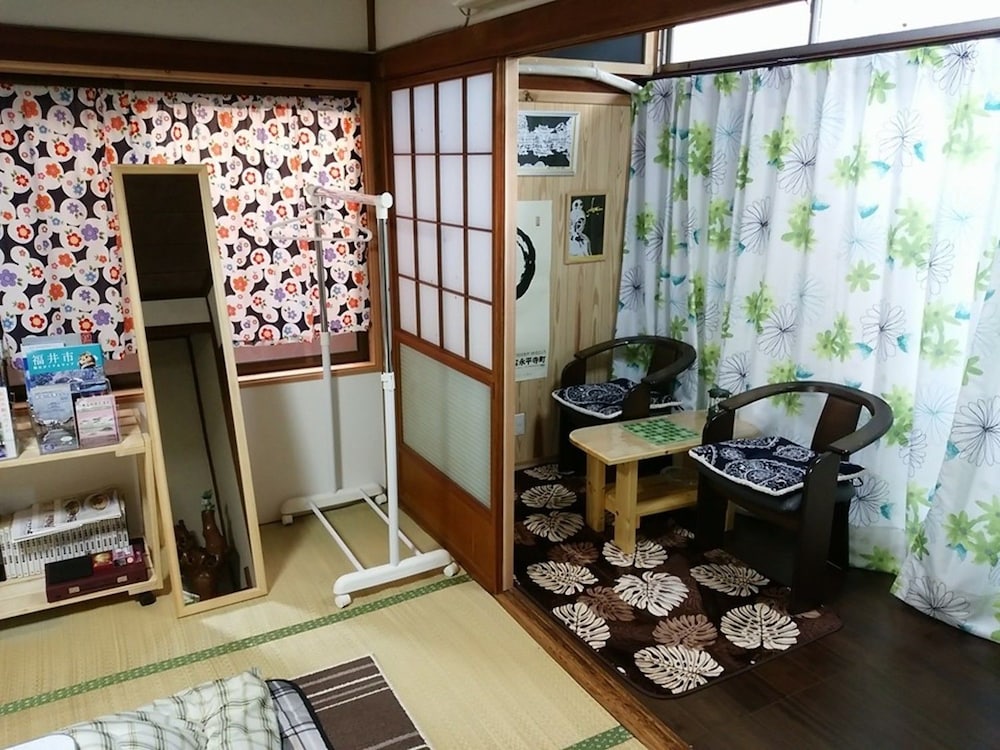 Lounge Taki view 3