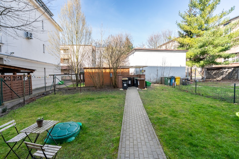 Studio Kasprowicz Park Poznan by Renters view 3