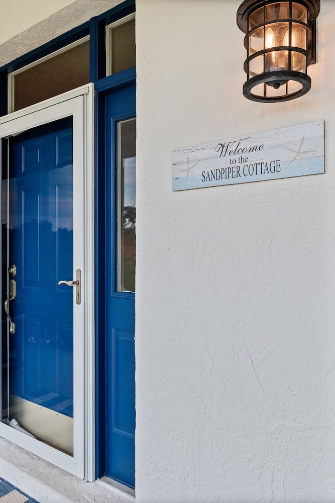 Beach Cottage 3 Bed 2 Bath Heated Pool Free Golf Cart Bring Your Boat RV Private 1AC lot