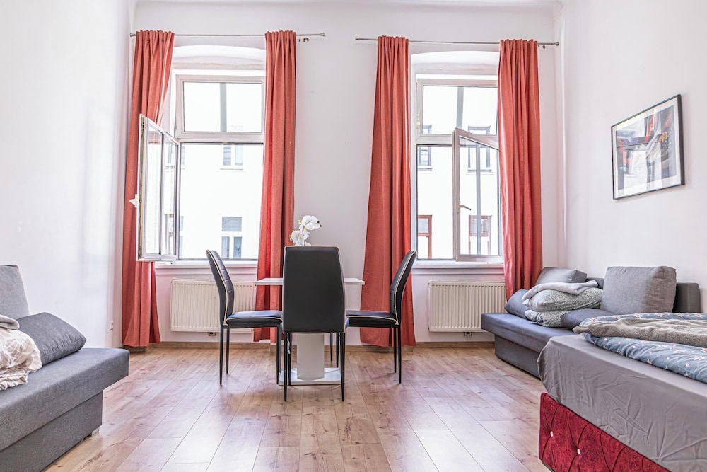 Large 5BR Central Flat Near Augarten
