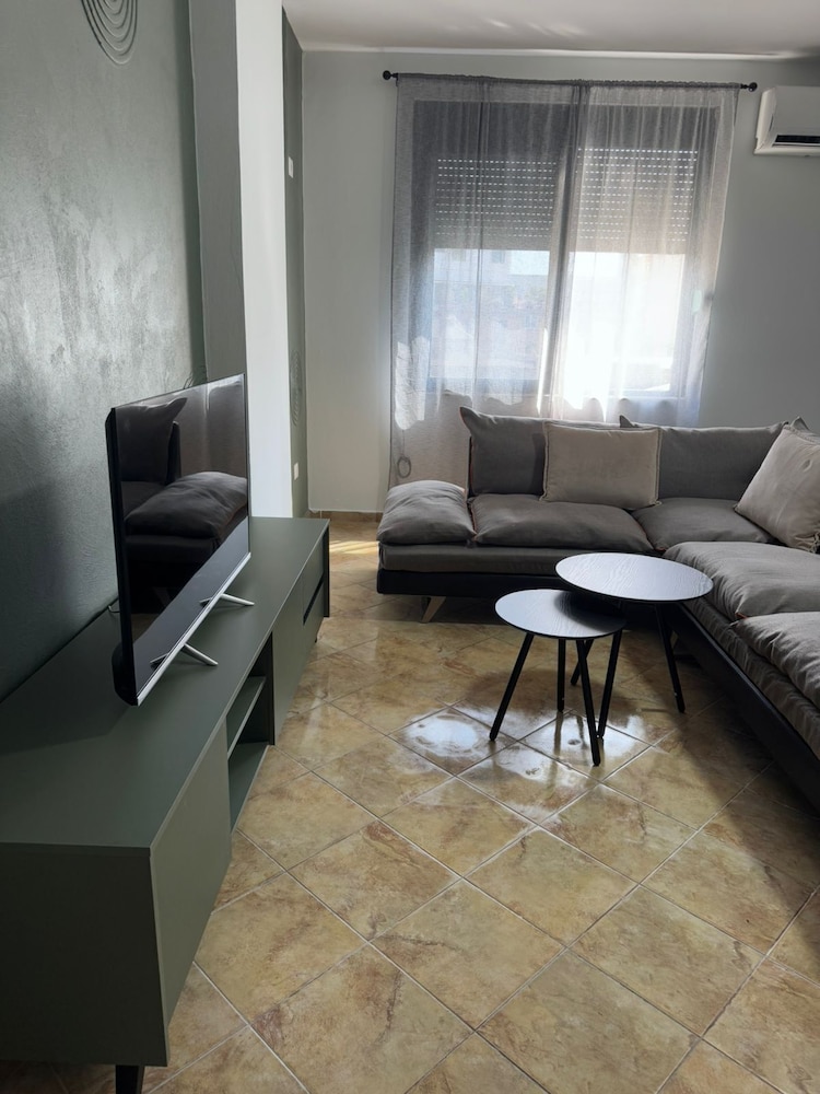 Tirent Apartment-One Bedroom Central