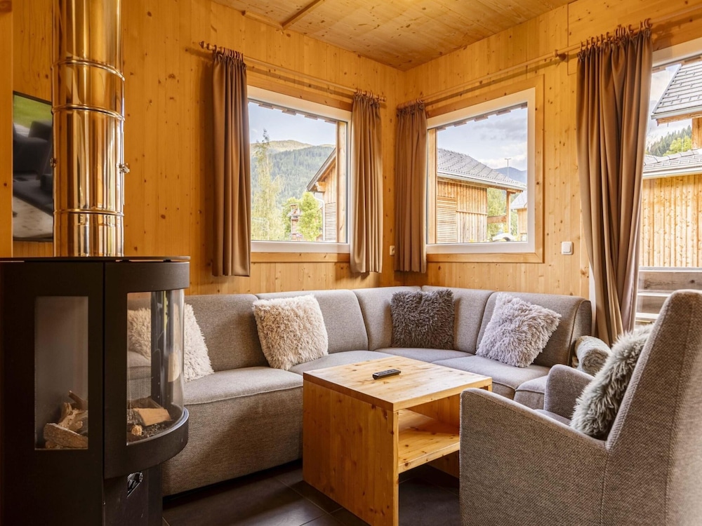 Exclusive Chalet With Whirlpool