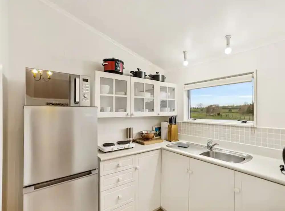 Charming 3 Bedroom Home In Tranquil Rural Karaka view 5