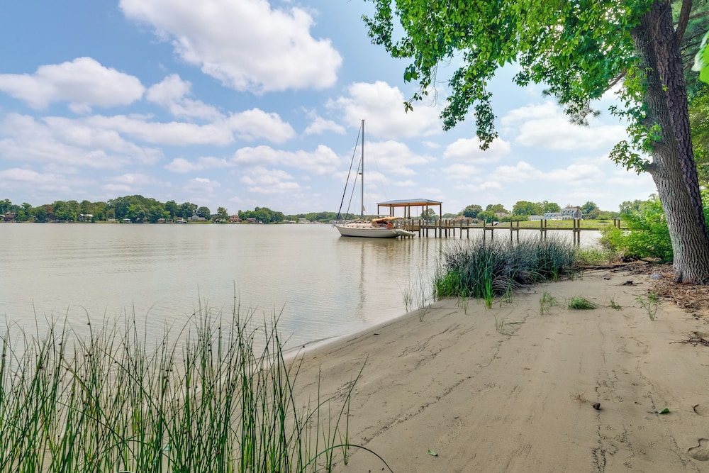 Pets Welcome: Riverfront Getaway in Colonial Beach