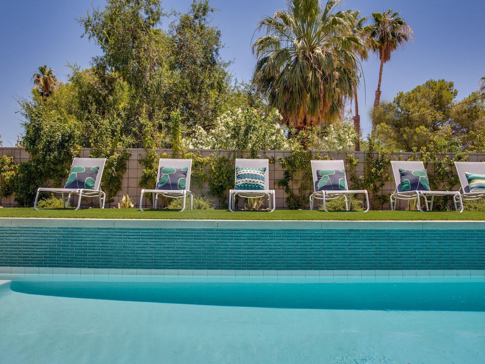 Palm Springs Vacations - West Elm House 2017: The Alexander - Property Image 12