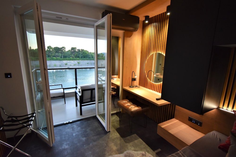 Jazine Lux Apartments - main view