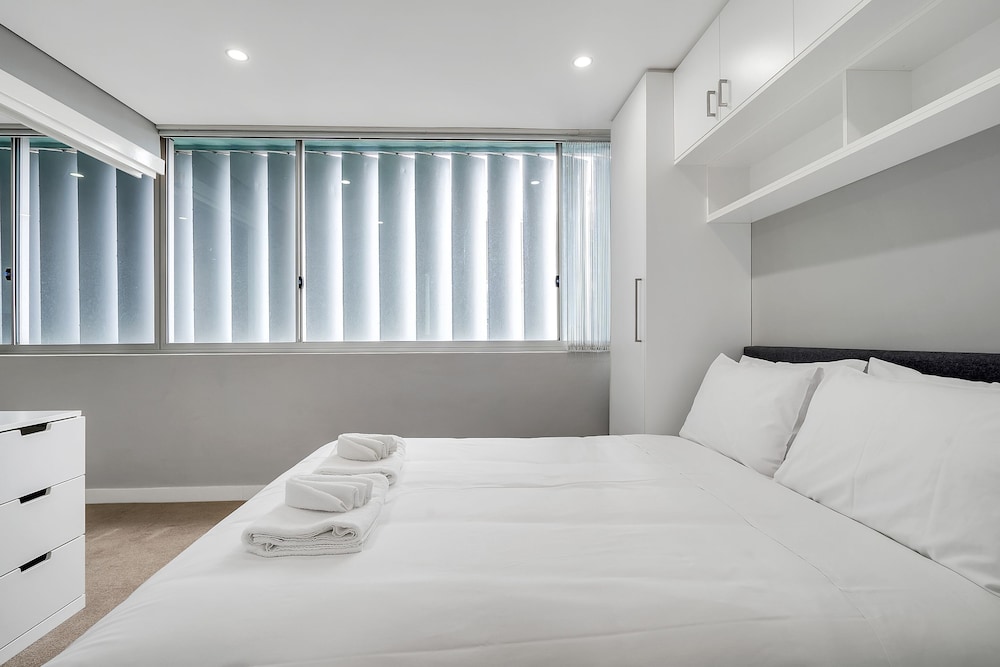 Bright 1 Bedroom Unit in the Heart of Manly