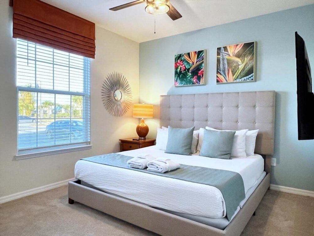 Large 5 Bed Family Townhome With Splash Pool 5 Bedroom Townhouse