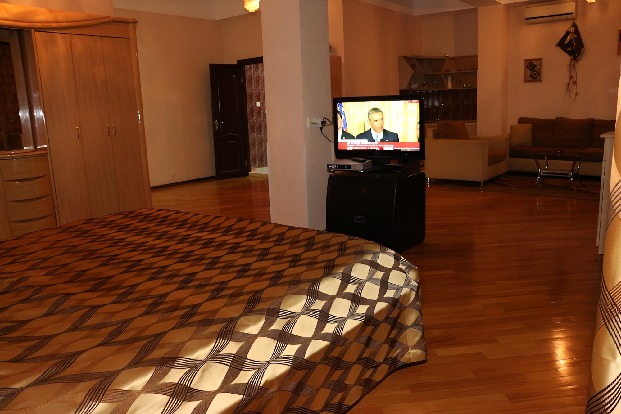 Nur-2 Hotel