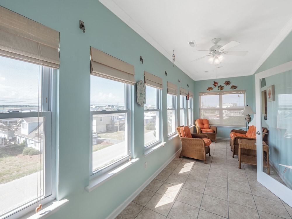 Sunshiny Daze by Topsail Realty