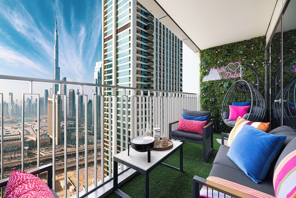 DVH Luxe Retreat 4BR Burj View Apartment