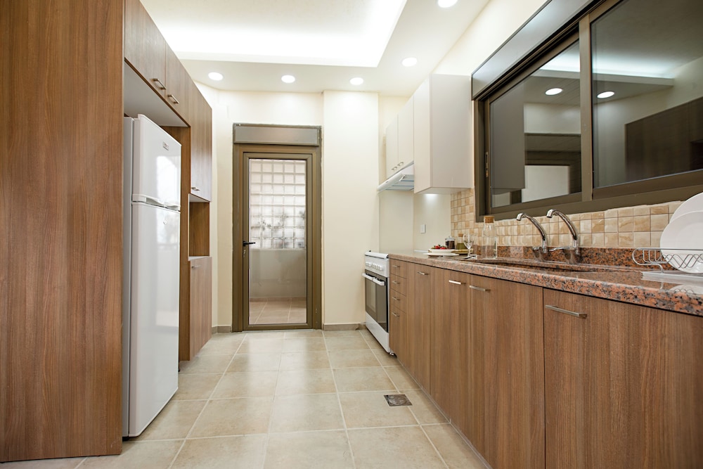 Akl - Chic Apts & Balconies in Batroun