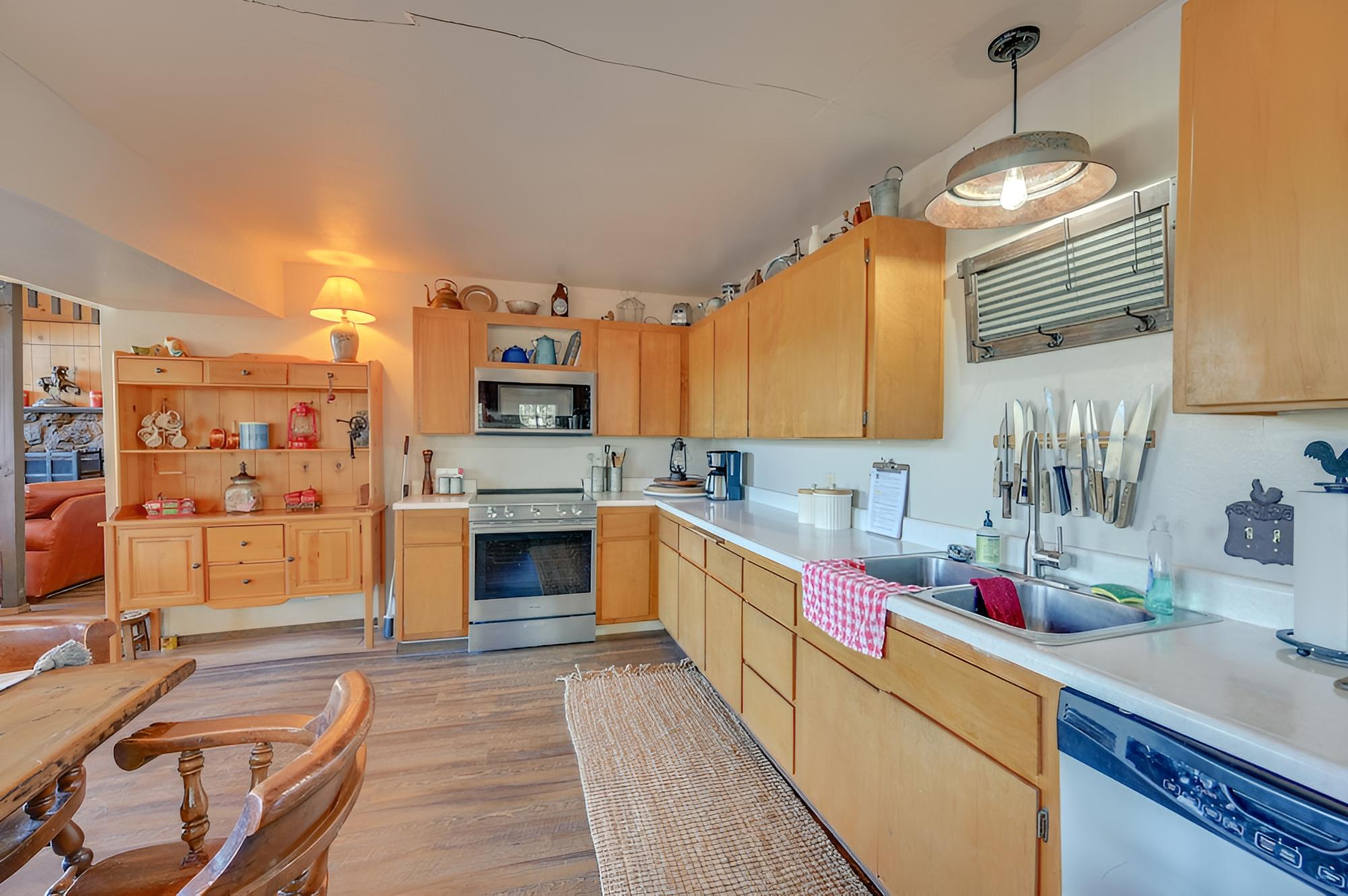 Munds Park Cabin w/ Deck & Golf Course Views view 4