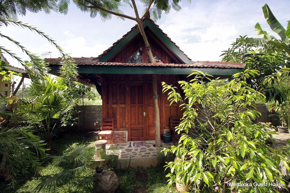 Mettaloka Guest House and Art Space