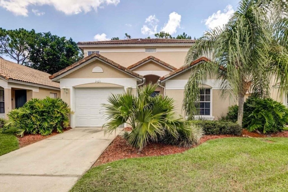 Southern Palms Pool 3 Bedroom Home by RedAwning view 3