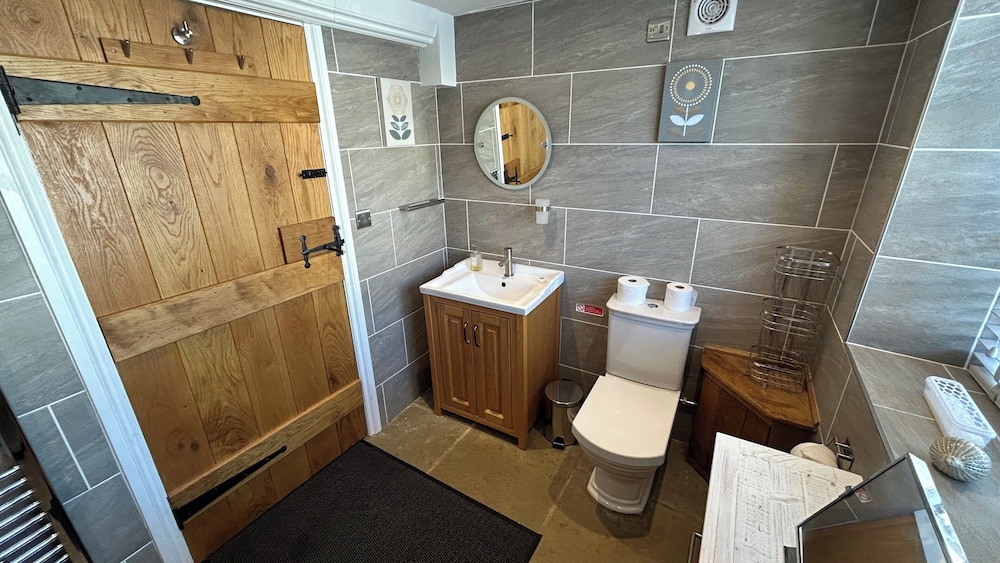 4 Bed Farmhouse Alton Tower Xmas Market Chatsworth