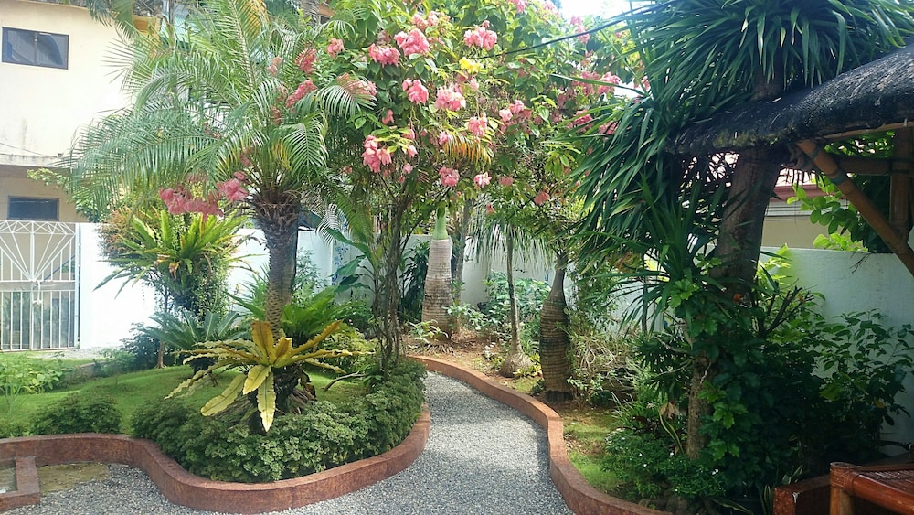 Island Jewel Inn