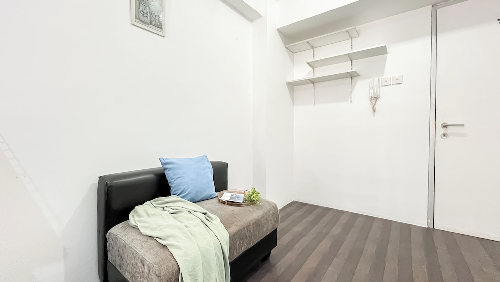 Warm And Homey 2Br Apartment At Green Bay Pluit