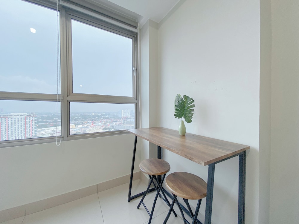Comfy Studio at Springlake Summarecon Bekasi Apartment