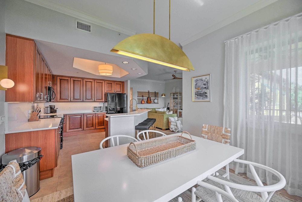 Luxe Naples Bay Resort Condo: Near Fifth Ave!