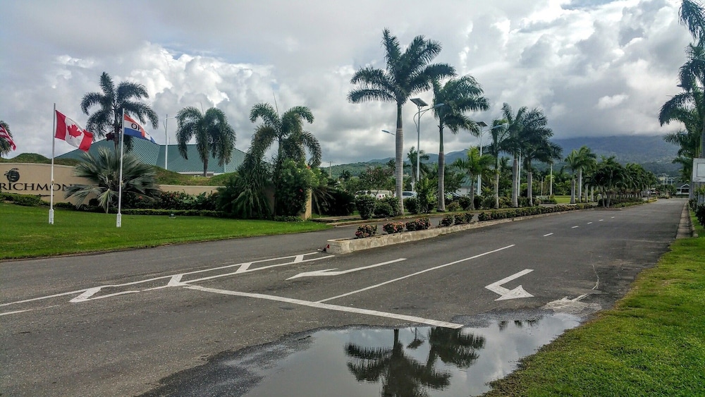 Oceanic View Apartment at Fern Court, photo 27