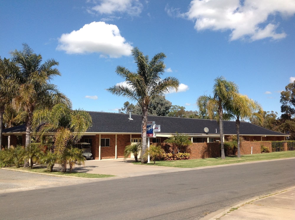 Hotel Sportsmans Motor Inn